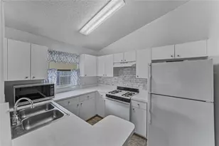 1912 Falling Star Ln, Lutz, FL 33549 - Photo 11