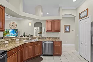 7637 Grasmere Dr, Land O Lakes, FL 34637 - Photo 15