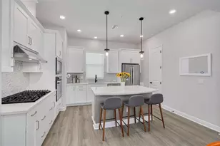 835 Burlington Ave N, Saint Petersburg, FL 33701 - Photo 11