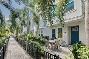 835 Burlington Ave N, Saint Petersburg, FL 33701 - Photo 3