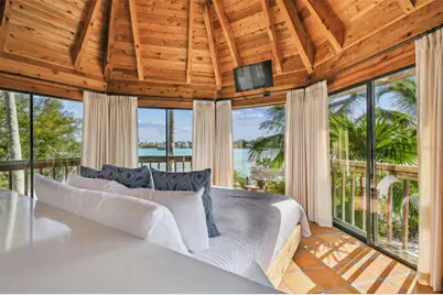 7147 La Lenaire Drive, Longboat Key, FL 34228 - Photo 7
