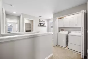 36412 Garden Wall Wy, Zephyrhills, FL 33541 - Photo 15