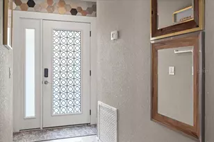 9811 Sir Frederick St, Tampa, FL 33637 - Photo 5