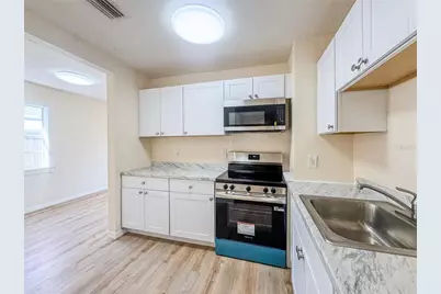 2017 Hemlock Street, Tampa, FL 33605 - Photo 9