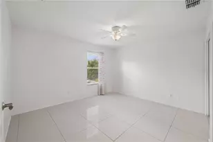 9446 Leatherwood Ave, Tampa, FL 33647 - Photo 29