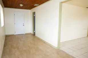 1700 49th Street N, Saint Petersburg, FL 33710 - Photo 17