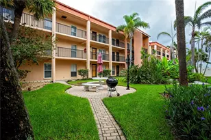 8901 Blind Pass Rd, Saint Pete Beach, FL 33706 - Photo 13