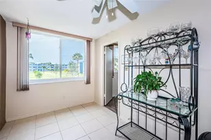 4880 Locust St NE, Saint Petersburg, FL 33703 - Photo 13