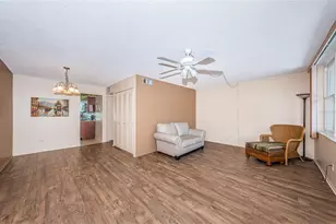 4880 Locust St NE, Saint Petersburg, FL 33703 - Photo 3