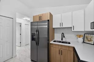 9501 Drakemill Ct, Tampa, FL 33615 - Photo 13