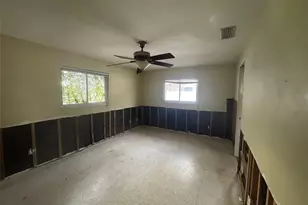 5116 Venetian Blvd NE, Saint Petersburg, FL 33703 - Photo 15