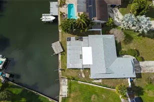 5116 Venetian Blvd NE, Saint Petersburg, FL 33703 - Photo 1