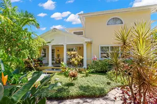 1417 Beach Dr NE, Saint Petersburg, FL 33704 - Photo 3