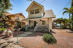 833 1st St NE, Saint Petersburg, FL 33701 - Photo 1