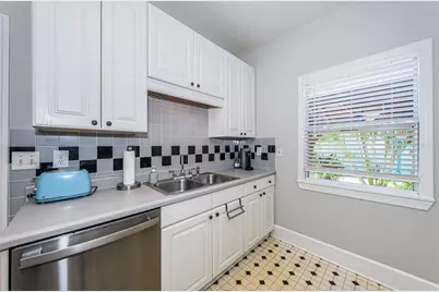 833 1st Street NE, Saint Petersburg, FL 33701 - Photo 11