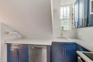 215 Central Ave, Saint Petersburg, FL 33701 - Photo 7