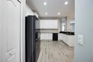 3433 Chapel Creek Cir, Wesley Chapel, FL 33544 - Photo 7