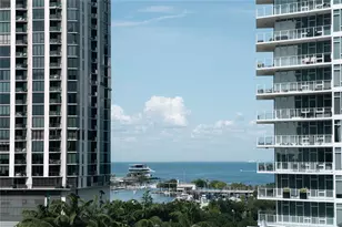 175 2nd St S, Saint Petersburg, FL 33701 - Photo 1