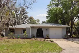 566 NW Magnolia Cir, Crystal River, FL 34428 - Photo 1