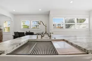 1004 W Charter St, Tampa, FL 33602 - Photo 9