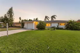 2127 Scotland Dr, Clearwater, FL 33763 - Photo 1