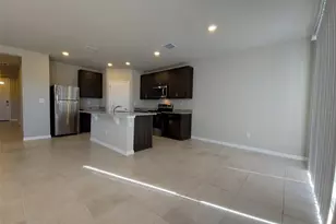 3112 Forrest Plum Ct, Zephyrhills, FL 33540 - Photo 3