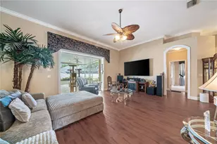 11610 Grove Arcade Dr, Riverview, FL 33569 - Photo 7