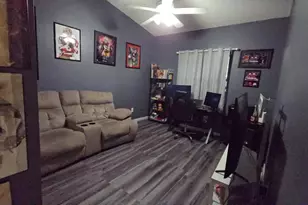 1025 SW 113th Terrace, Pembroke Pines, FL 33025 - Photo 9