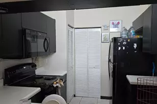 1025 SW 113th Terrace, Pembroke Pines, FL 33025 - Photo 3