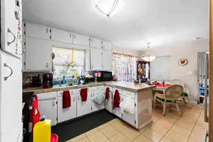 2612 22nd St W, Bradenton, FL 34205 - Photo 9