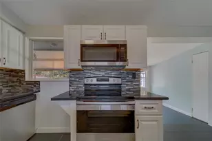 11128 116th St, Largo, FL 33778 - Photo 13