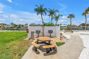 5220 Brittany Dr S, Saint Petersburg, FL 33715 - Photo 37