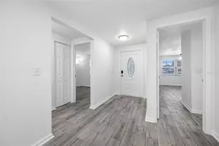 2804 Cedaridge Dr, Tampa, FL 33618 - Photo 37