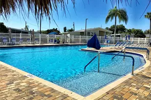 653 Mt Lancaster Ave NE, Saint Petersburg, FL 33702 - Photo 21