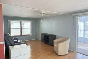 653 Mt Lancaster Ave NE, Saint Petersburg, FL 33702 - Photo 3