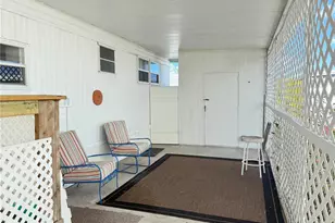 653 Mt Lancaster Ave NE, Saint Petersburg, FL 33702 - Photo 13