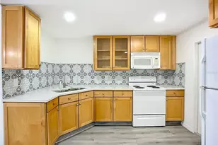 131 Jason Dr, Valrico, FL 33594 - Photo 3