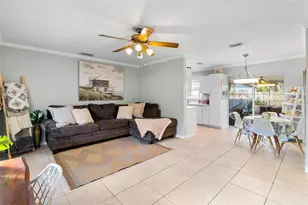 9717 54th Ave N, Saint Petersburg, FL 33708 - Photo 7