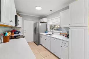 9717 54th Ave N, Saint Petersburg, FL 33708 - Photo 15