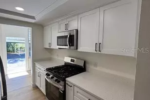 5815 18th St N, Saint Petersburg, FL 33714 - Photo 7