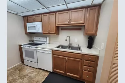 2132 Lakewood Club Drive S #8B, Saint Petersburg, FL 33712 - Photo 21