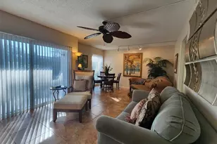 2132 Lakewood Club Dr S, Saint Petersburg, FL 33712 - Photo 3