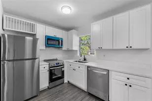 541 E Lime St, Tarpon Springs, FL 34689 - Photo 7