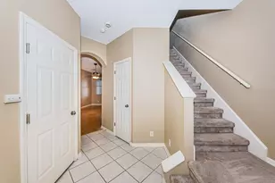 605 Vallance Way NE, Saint Petersburg, FL 33716 - Photo 3