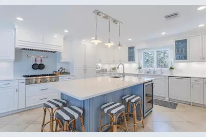 3901 13th Way NE, Saint Petersburg, FL 33703 - Photo 9