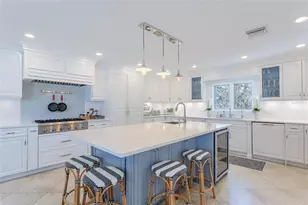 3901 13th Way NE, Saint Petersburg, FL 33703 - Photo 9