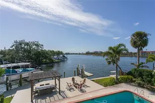 3901 13th Way NE, Saint Petersburg, FL 33703 - Photo 3