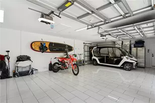 145 Bay Point Dr NE, Saint Petersburg, FL 33704 - Photo 7