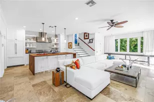 145 Bay Point Dr NE, Saint Petersburg, FL 33704 - Photo 15