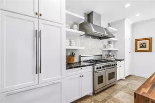 145 Bay Point Dr NE, Saint Petersburg, FL 33704 - Photo 21